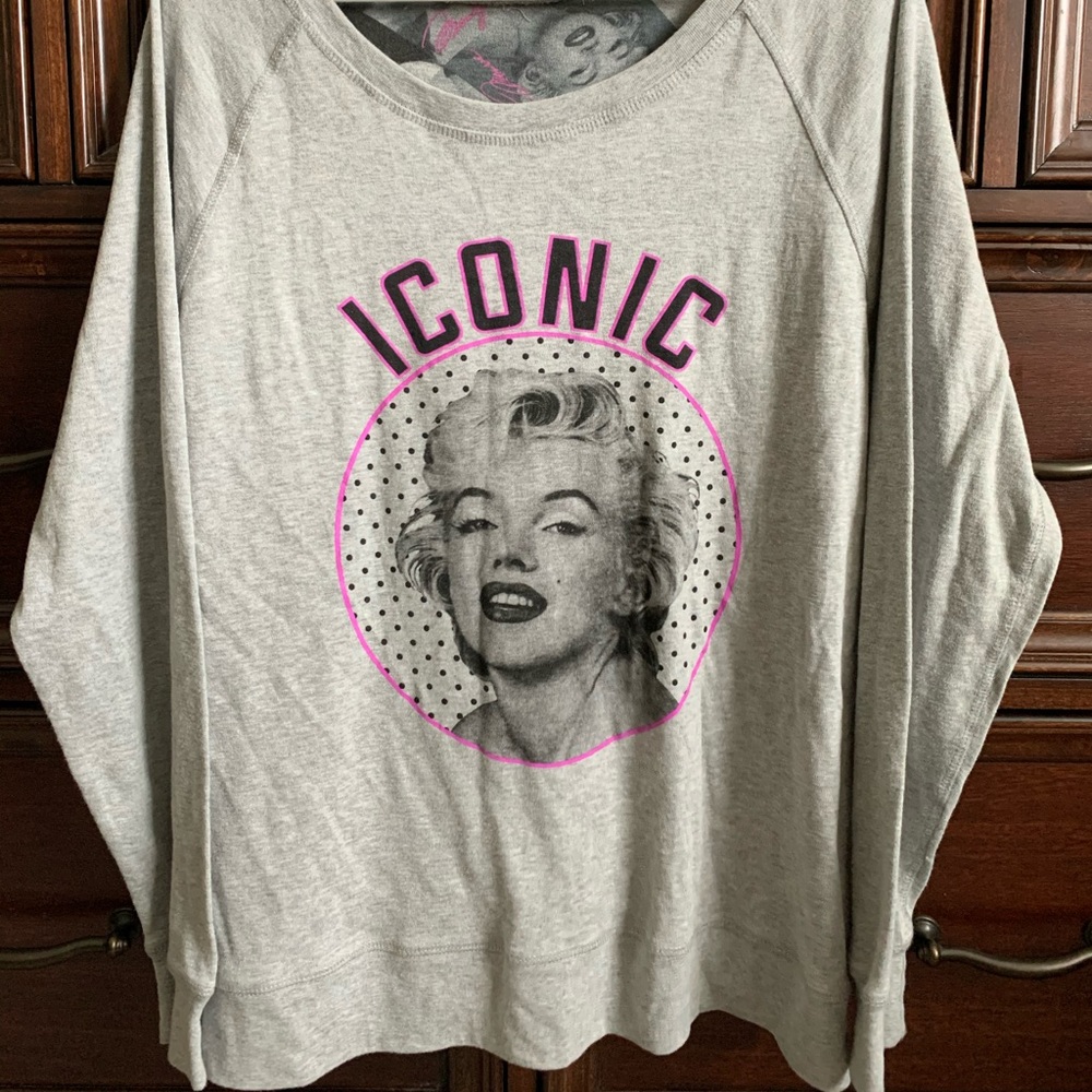 Marilyn Monroe REVERSIBLE top